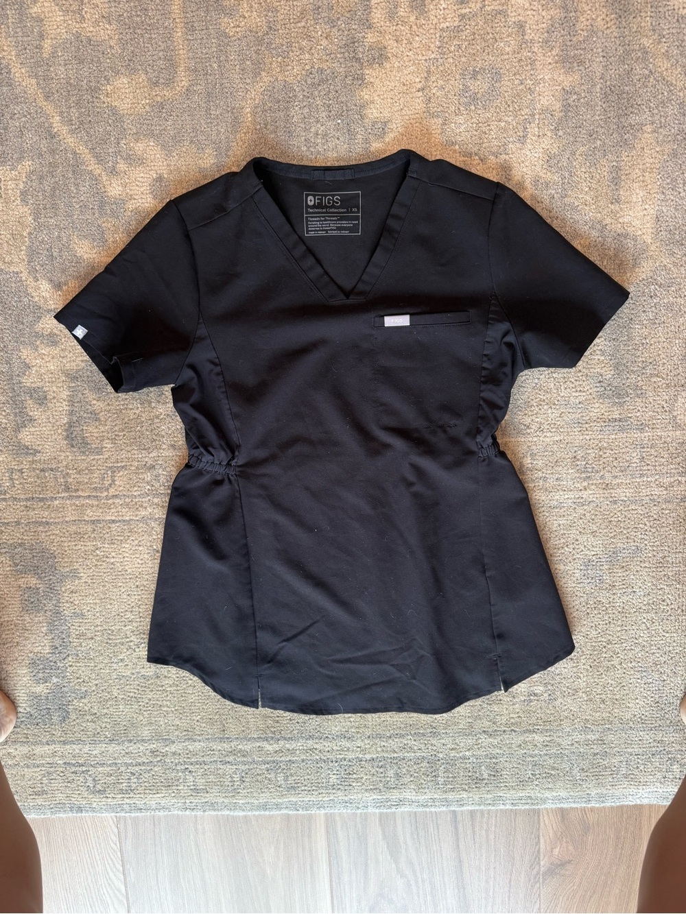 FIGS Black Women’s V-Neck Short Sleeve Scrub Top